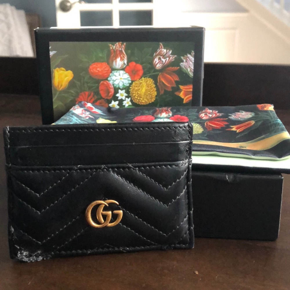 Authentic Gucci wallet